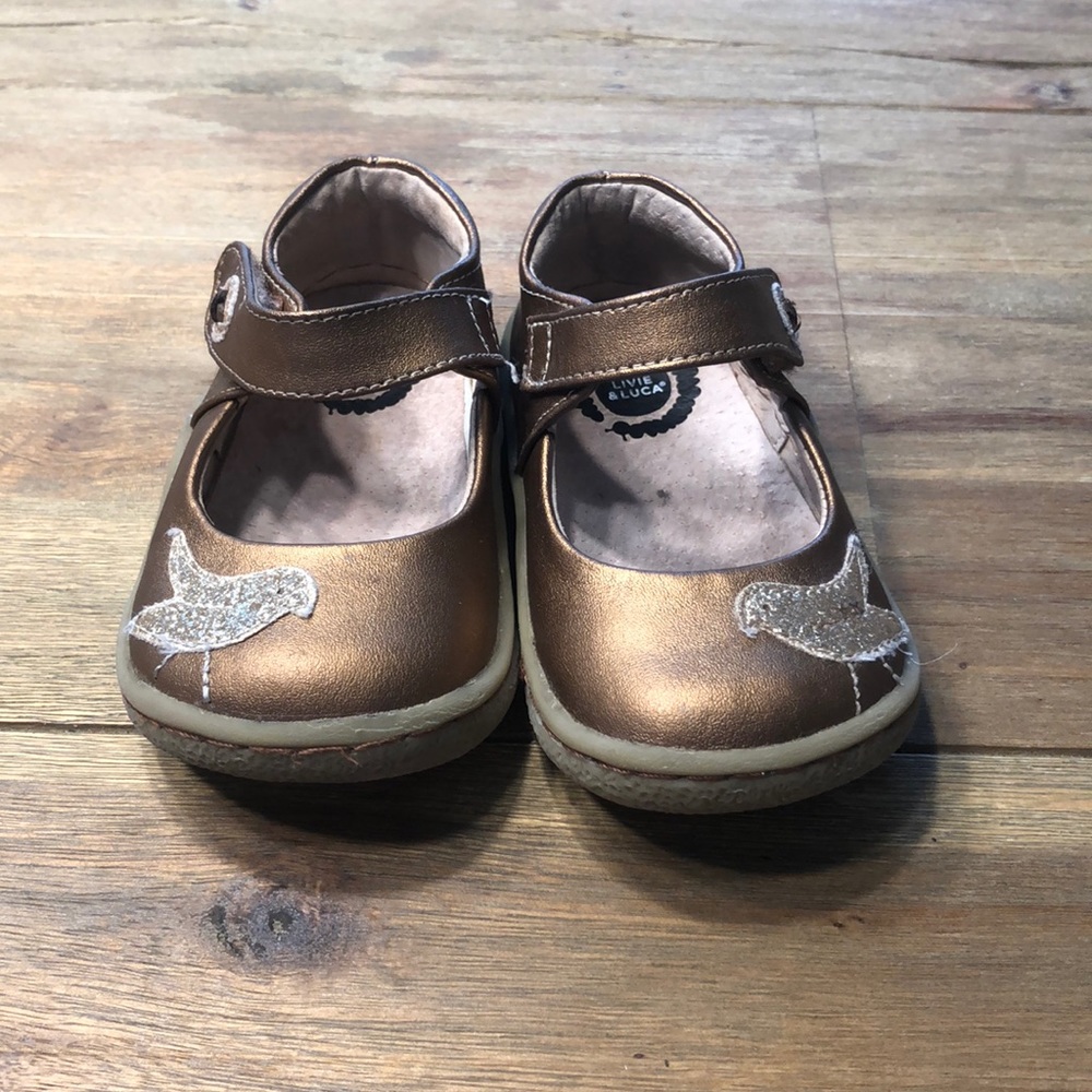 Livie and Luca Velcro shoes